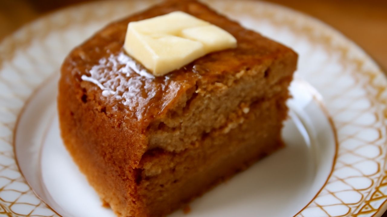 Amish Applesauce Cake