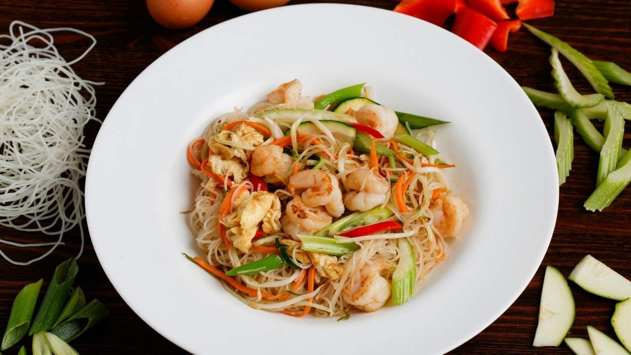 Shrimp Scampi with Peeled Carrot
